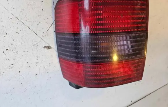 Volkswagen PASSAT B4 Rear/tail lights 3A9945112B