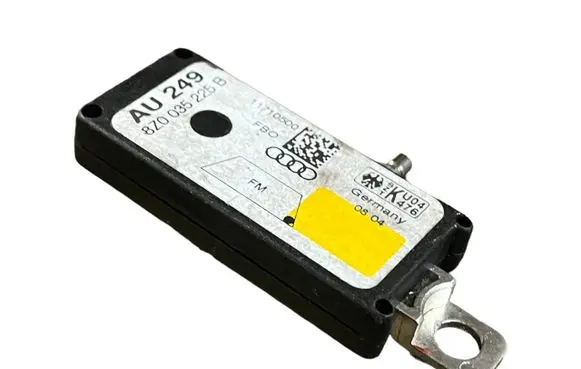 Audi A2 Aerial antenna amplifier 8Z0035225B