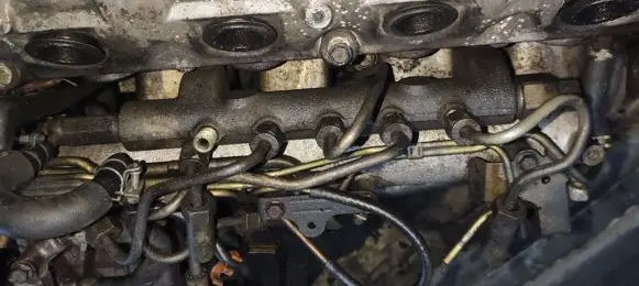 Nissan Primera Fuel main line pipe