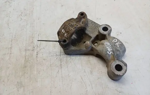 Peugeot 607 Sway bar bush bracket, front 8870
