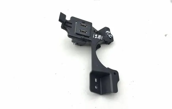 Tesla Model S USB socket connector 100924500D