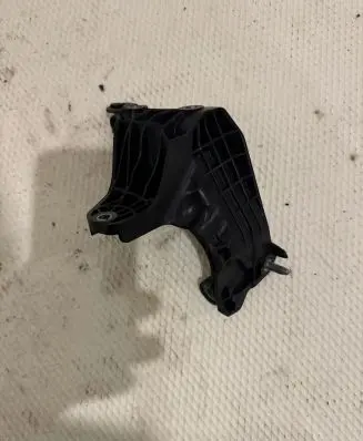 Peugeot 3008 II Engine mounting bracket 9815492580 13294580