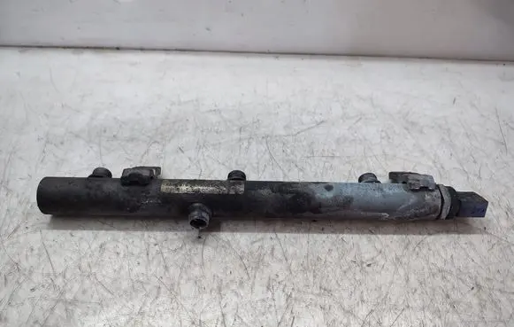 Mercedes-Benz CLS C218 X218 Fuel main line pipe A6420703095