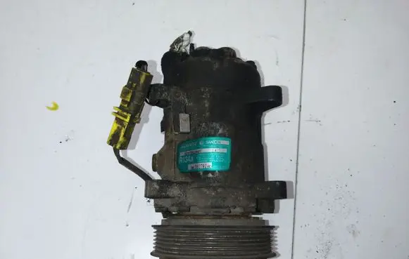 Peugeot 307 Air conditioning (A/C) compressor (pump) 9639078280