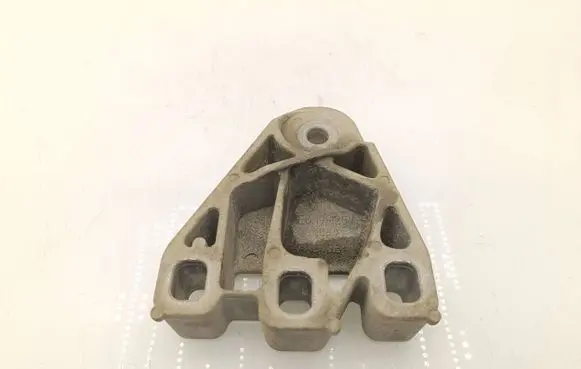 Volkswagen Transporter - Caravelle T5 Engine mounting bracket 7E0199207