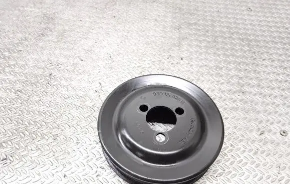 Volkswagen Polo IV 9N3 Water pump pulley 03D121028B