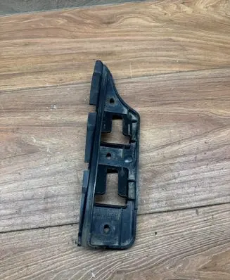 Volkswagen Jetta V Front bumper mounting bracket 1K0807183