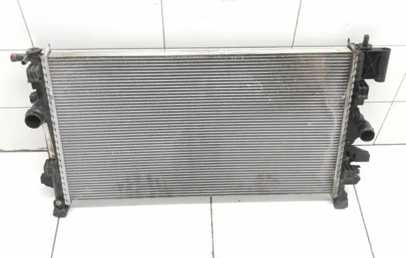 Opel Insignia A Coolant radiator 13241725 S8112001