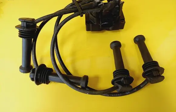 Ford Escort High voltage ignition coil 928F12029CA