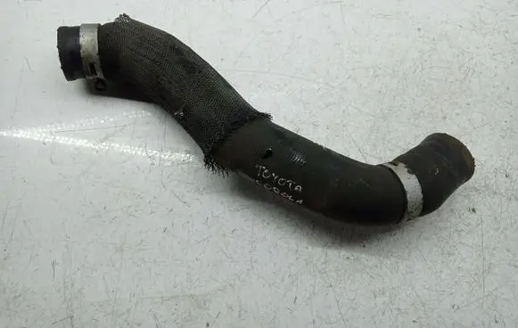 Engine coolant pipe/hose