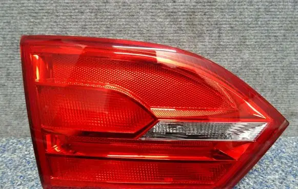 Volkswagen Jetta VI Tailgate rear/tail lights 5C6945093