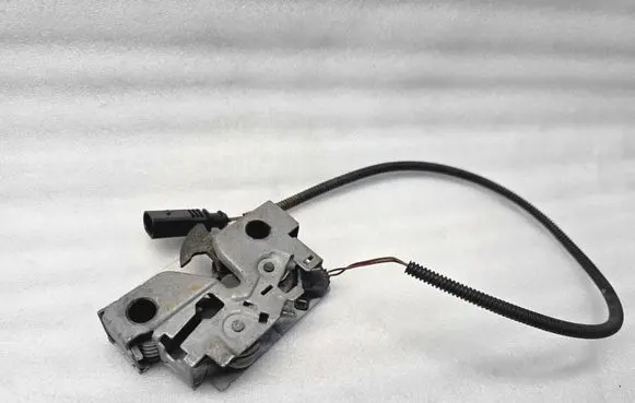 Volkswagen Crafter Engine bonnet/hood lock/catch 7C0823509