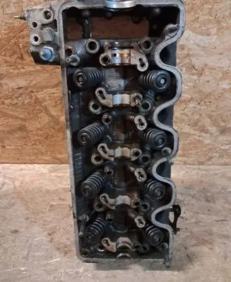 Mercedes-Benz E W124 Engine head 1020163501