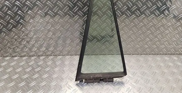 Toyota RAV 4 (XA30) Rear vent window glass 
