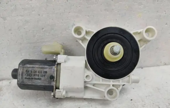 Chrysler Town & Country V Rear door window regulator motor 0130822335