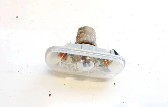 Audi A6 S6 C5 4B Front fender indicator light 8e0949127
