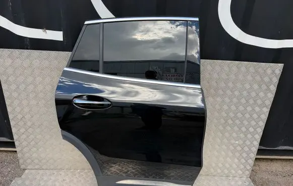 Mercedes-Benz EQA Rear door 