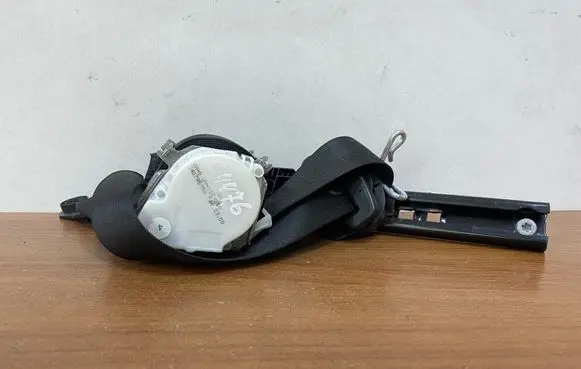 Jaguar XF X250 Front seatbelt 8X23F611C46AC C4476
