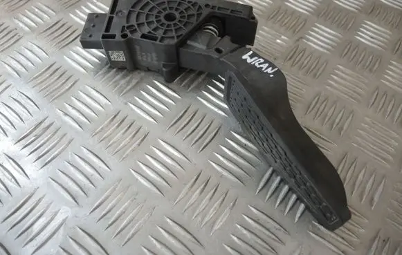 Jeep Wrangler Accelerator throttle pedal 04581893AD