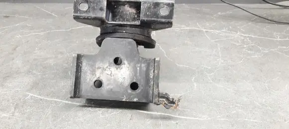KIA Picanto Engine mounting bracket