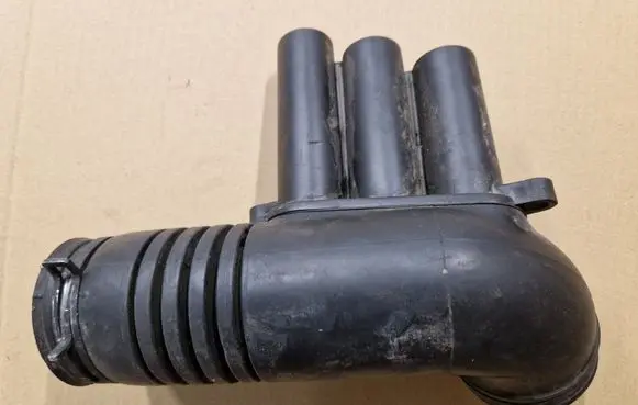 Audi A3 S3 8V Air intake duct part 04E129651C