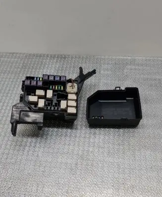 Suzuki SX4 Fuse module 79J01