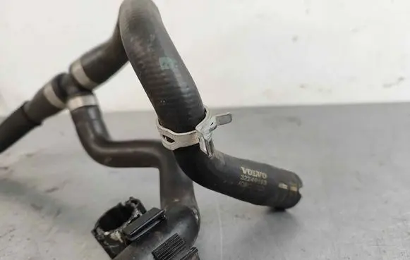 Volvo XC60 Engine coolant pipe/hose 32249593 32138791