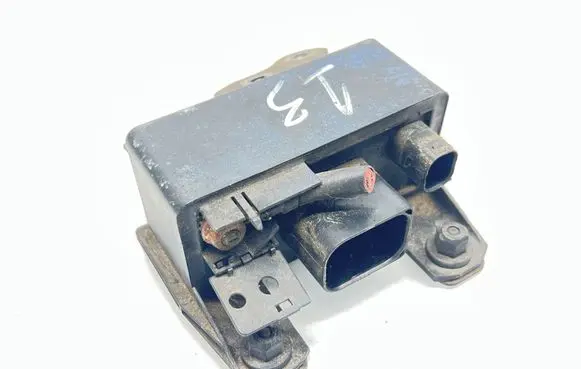 Mercedes-Benz CLK A209 C209 Glow plug pre-heat relay 0255452832