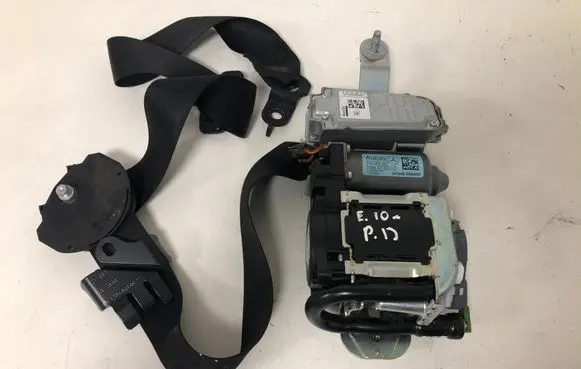 Mercedes-Benz E W212 Front seatbelt 610035800D