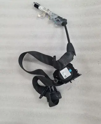 Ford Mustang VI Front seatbelt JR3BR699D64