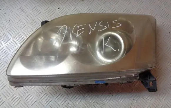 Toyota Avensis T250 Headlight/headlamp