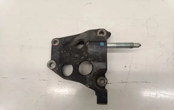 Lexus NX Engine mounting bracket