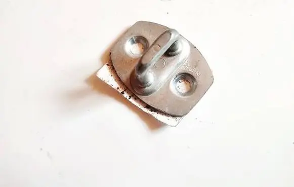 Toyota Corolla E120 E130 Front door lock loop/hook striker 