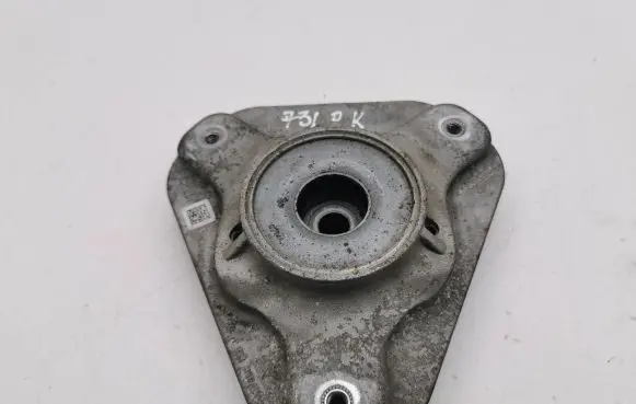 Mercedes-Benz CLS C218 X218 Lower shock absorber bracket 001468000218