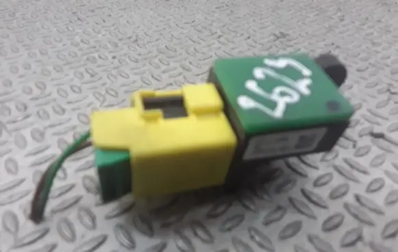 Volkswagen PASSAT B7 Airbag deployment crash/impact sensor
