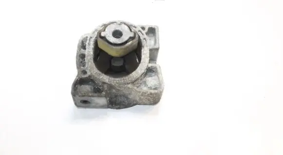 Mercedes-Benz B W245 Engine mount bracket A1692400918