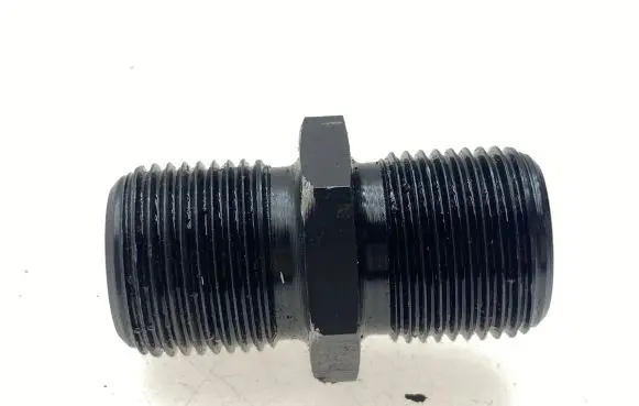 Subaru Legacy Oil filter mounting bracket