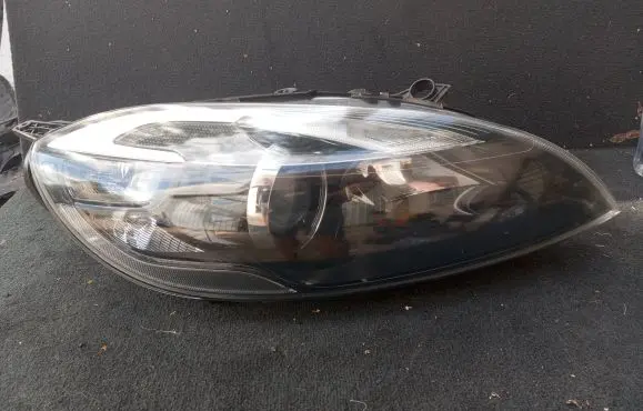Volvo V40 Headlight/headlamp 31420010