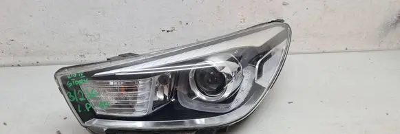 KIA Stonic Headlight/headlamp 92101H8