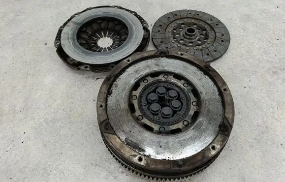 Opel Frontera B Dual mass flywheel 1864634079