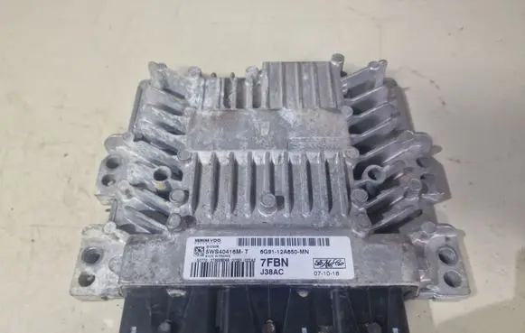 Ford S-MAX Engine control unit/module 6G9112A650MN