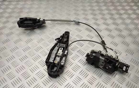 Peugeot Traveller Front door lock PSA084140 084140 9686433680