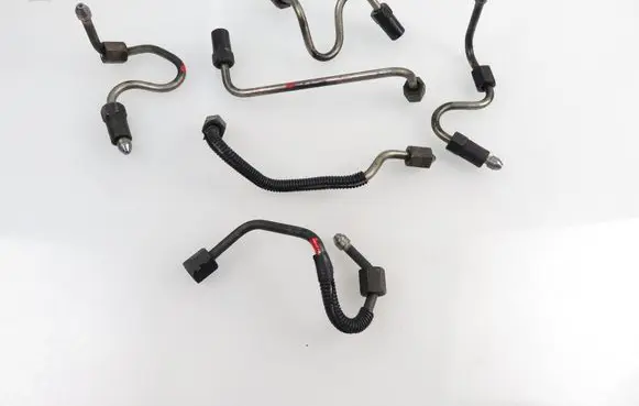 Mazda 6 Fuel injector supply line/pipe 