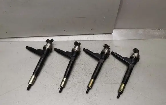 Fuel injectors set
