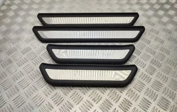Hyundai i40 sill trim set (inner) 858883Z100 858733Z100 858833Z100