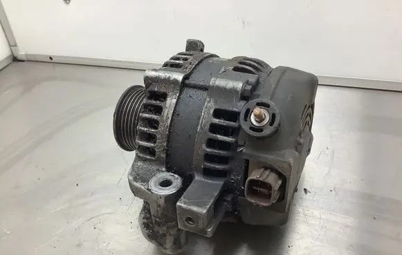 Toyota Corolla Verso AR10 Generator/alternator