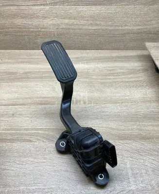 Toyota Prius (XW20) Accelerator throttle pedal 7812047050