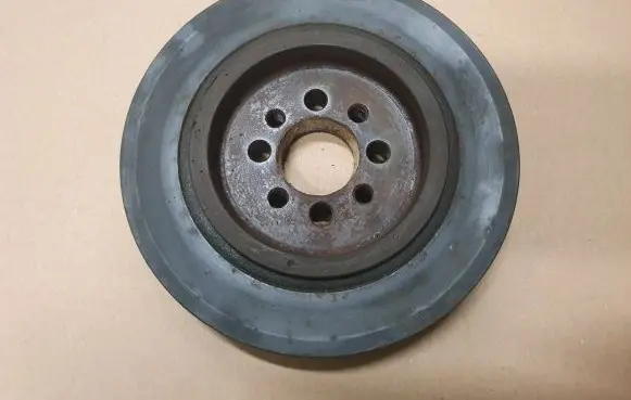 Volkswagen PASSAT B3 Crankshaft pulley 027105243