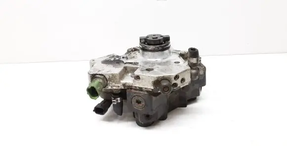 Volvo V70 Fuel injection high pressure pump 30756125 0445010111