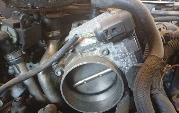 Audi A8 S8 D3 4E Throttle valve 077133062A